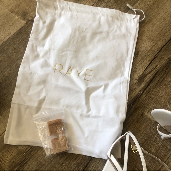 Raye Hatty Heel in White Block Heel 10 - Picture 14 of 16